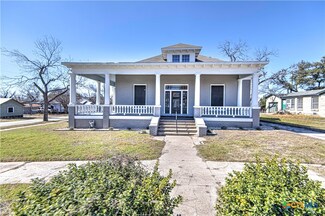 818 S 3rd St, Temple, TX 76504