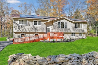 40 Clara Ave, New Windsor, NY 12553