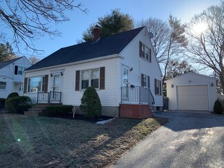 42 Commonwealth Dr W, Portland, ME 04103