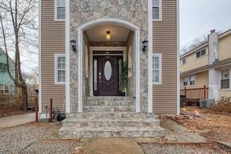 38 Lake Shore Dr, East Weymouth, MA 02189