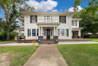 405 E Neches St, Palestine, TX 75801