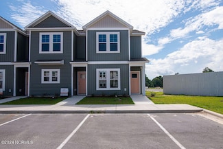 629 Jacks Crossing Rd, Hubert, NC 28539