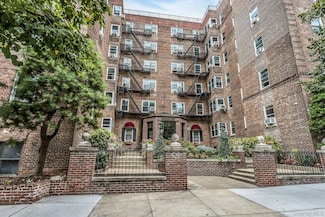 99-45 67th Rd Unit 422, Forest Hills, NY 11375