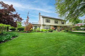 1327 E Wayne St N, South Bend, IN 46615