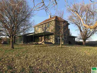 3002 L Ave, Walthill, NE 68067