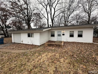 6837 Saint Olaf Dr, Saint Louis, MO 63134