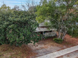 563 Live Oak Ave W, Defuniak Springs, FL 32435
