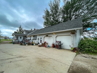 69 21st St SE, Huron, SD 57350