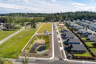 883 NW Shire St, Oak Harbor, WA 98277