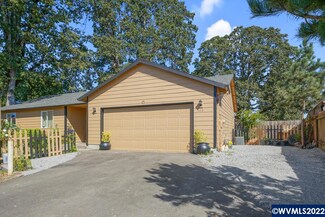 520 N Hezzie Ln, Molalla, OR 97038