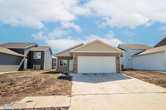 6726 68th St S, Horace, ND 58047