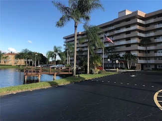 250 Jacaranda Dr Unit 402, Plantation, FL 33324