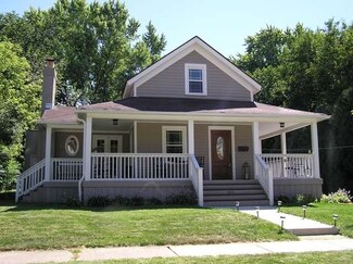 815 Indiana Ave, Saint Charles, IL 60174