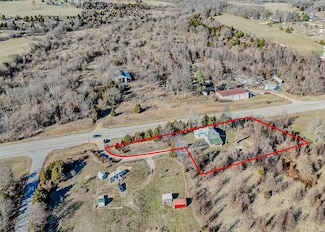 18042 Highway 32, Lebanon, MO 65536
