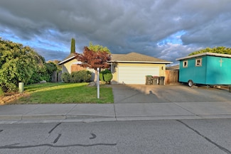 637 Benjamin Way, Phoenix, OR 97535