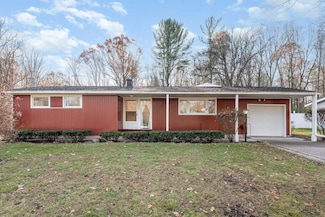 3807 Moorland Dr, Midland, MI 48640