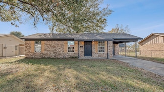 65 Boxwood Dr, Trumann, AR 72472
