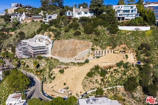 2004 Sunset Plaza Dr, Los Angeles, CA 90069