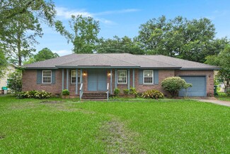 107 Sandtrap Rd, Summerville, SC 29483