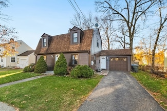 74 Oregon St, Springfield, MA 01118