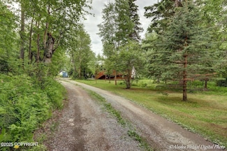 17690 E Idle Dr, Palmer, AK 99645