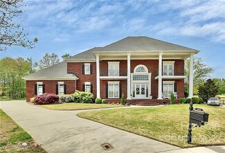 5018 Golf View Ct, Matthews, NC 28104