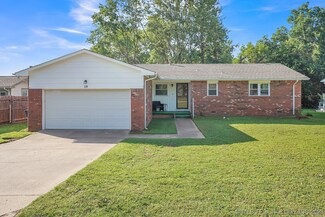 19 Edgemere Dr, Bristow, OK 74010