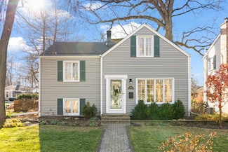 546 Taylor Ave, Glen Ellyn, IL 60137