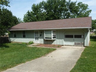 913 Timberline Dr, Danville, IL 61832