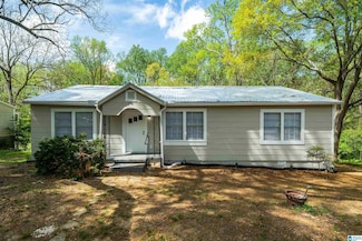 178 2nd St NW, Graysville, AL 35073