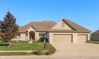 125 Lakeside Dr, Pittsboro, IN 46167