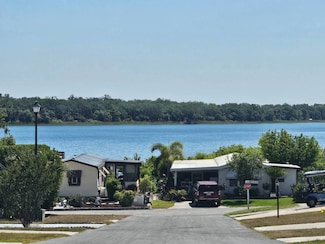 7 Lake Griffin Dr, Fruitland Park, FL 34731