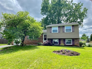 14 Close Hollow Dr, Hamlin, NY 14464