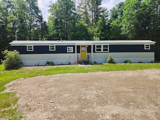 37 Wings Mills Rd, Readfield, ME 04355