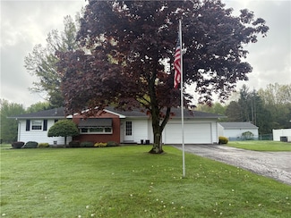 205 S Keel Ridge Rd, Hermitage, PA 16148