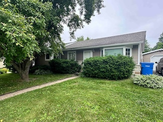 733 Connie Rd, Baraboo, WI 53913