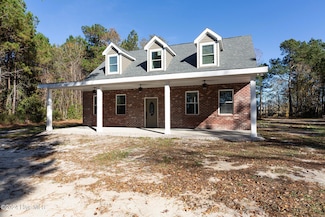 12009 Old Lake Rd, Sandyfield, NC 28456