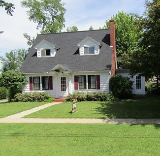 472 Hill St, Green Lake, WI 54941