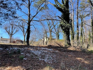 920 Beaumont Ave, Greensboro, NC 27401