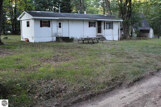 5918 Chippewa St, Whittemore, MI 48770
