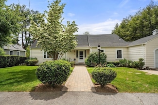 39 Manton Rd, Swampscott, MA 01907