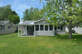 12590 N Rainey Rd W, Syracuse, IN 46567