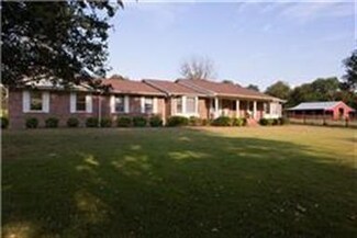 2786 Yokley Rd, Lynnville, TN 38472