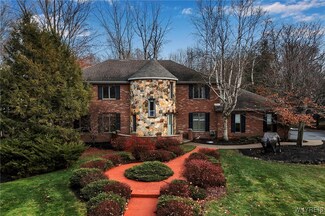 6385 Morningwood Dr, East Amherst, NY 14051