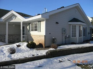 761 Sterling Ct, Mahtomedi, MN 55115