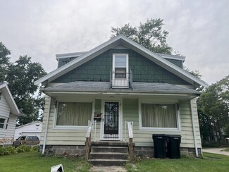 1156 Oak St, Beloit, WI 53511