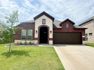 11000 Glover Ln, Aubrey, TX 76227