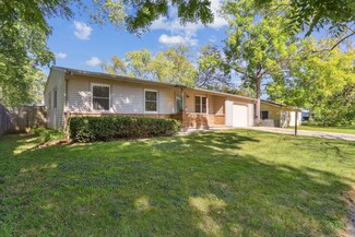 2104 Barberry Dr, Champaign, IL 61821