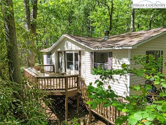 492 Laurelwood Ln, Boone, NC 28607