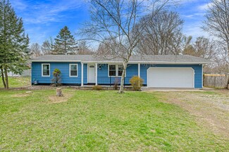 168 13th St, Plainwell, MI 49080